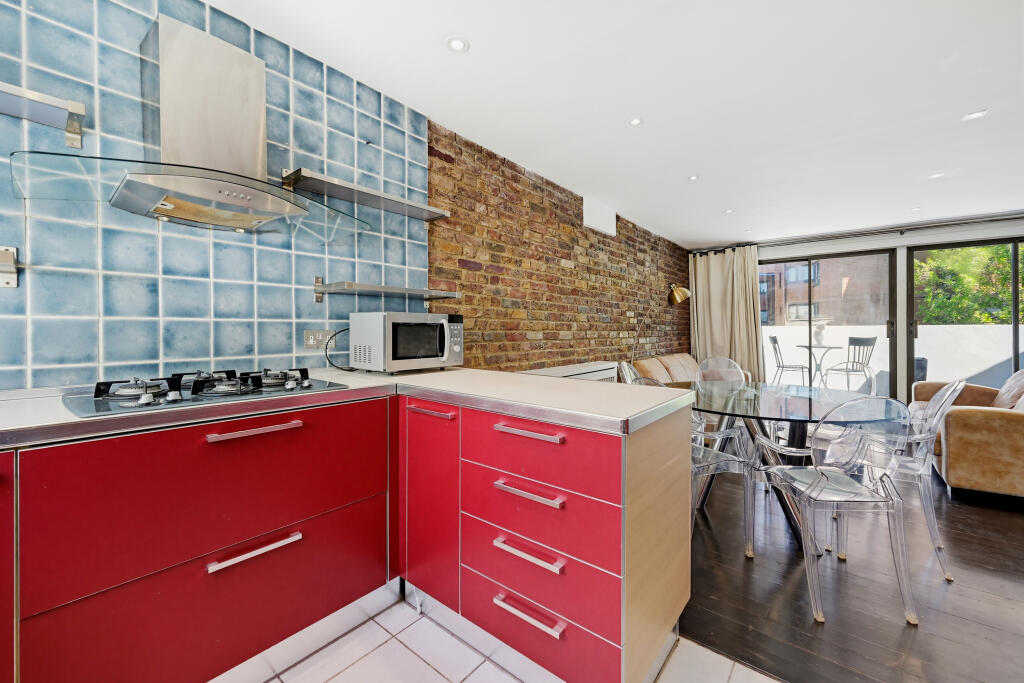 3 bedroom maisonette for rent