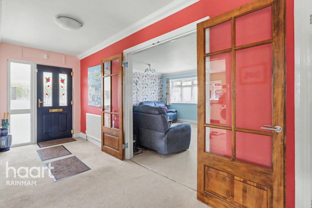 House in Romford - View 3