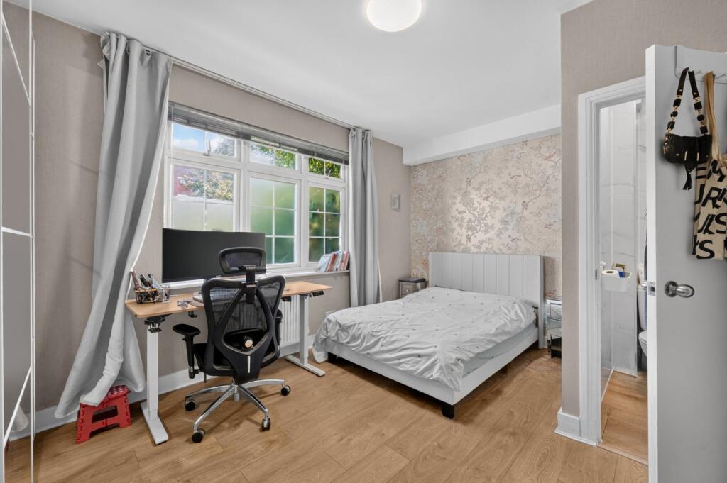 House in London - View 5
