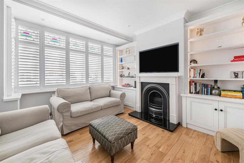 House in Sutton - View 4