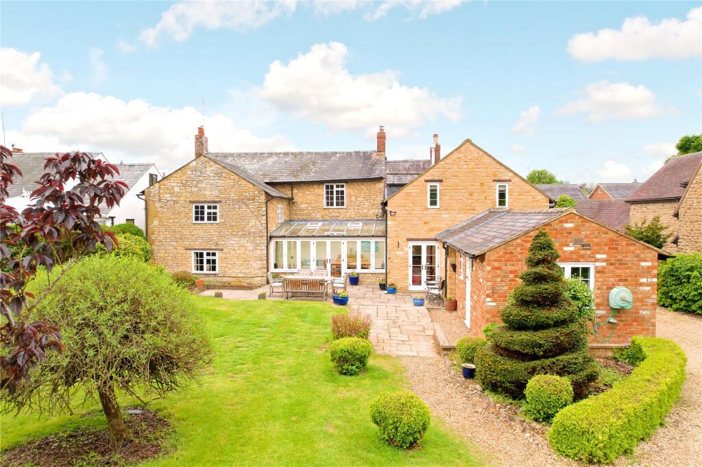 Back Street, Thornborough, Buckinghamshire, MK18 photo 2