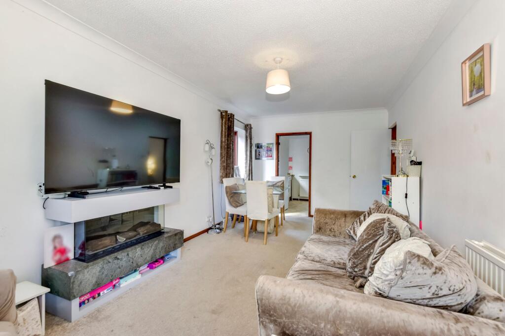 Apartment in Kings Langley - More