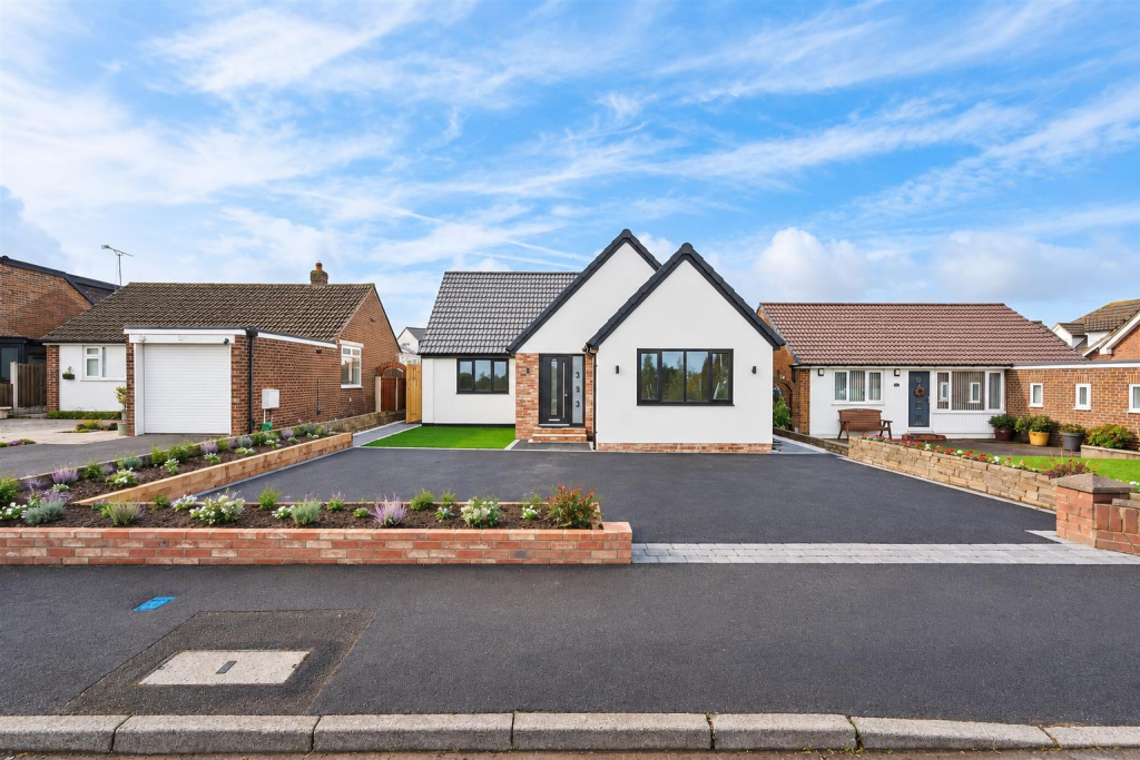 4-bed detached on Otley Old Road, Cookrdige, £629,995
