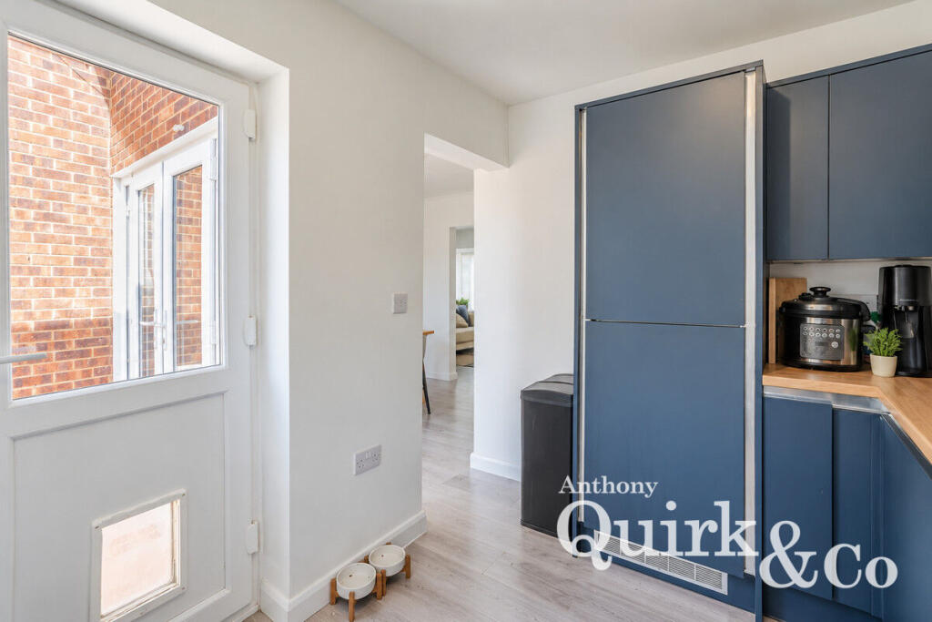 House in Southend-on-Sea - View 4