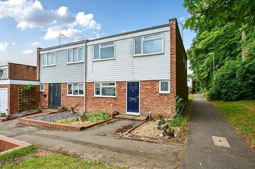 4-bed terraced on Colne Way, Basingstoke, £290,000