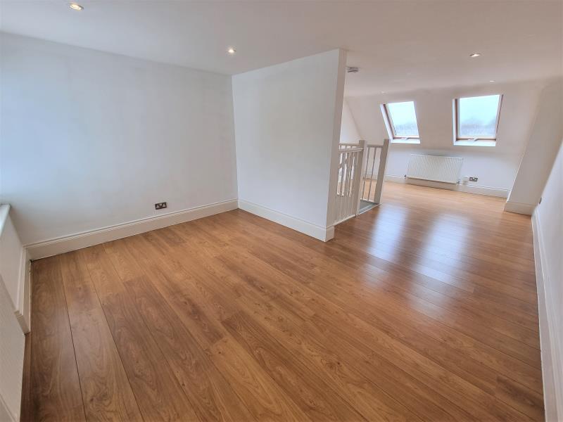 House in Guildford, Slyfield - View 2