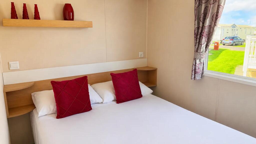 2014 Willerby Vacation, Amble Links Coastal Holiday Park, Amble, Morpeth, Northumberland, NE65 0SD - More