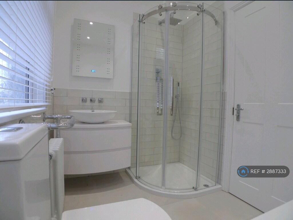 1 bedroom house share for rent