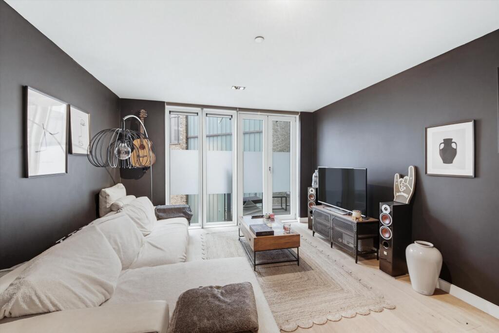 Main image of property: Avantgarde Tower, 1 Avantgarde Place, London E1