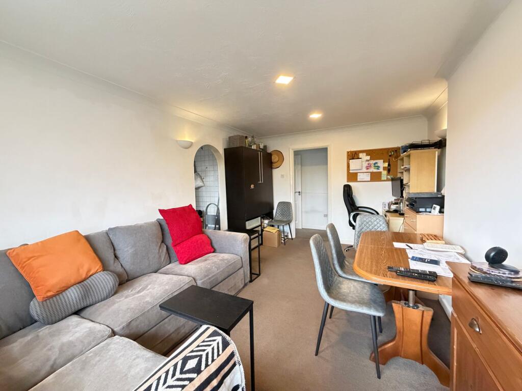 Apartment in Twickenham - More