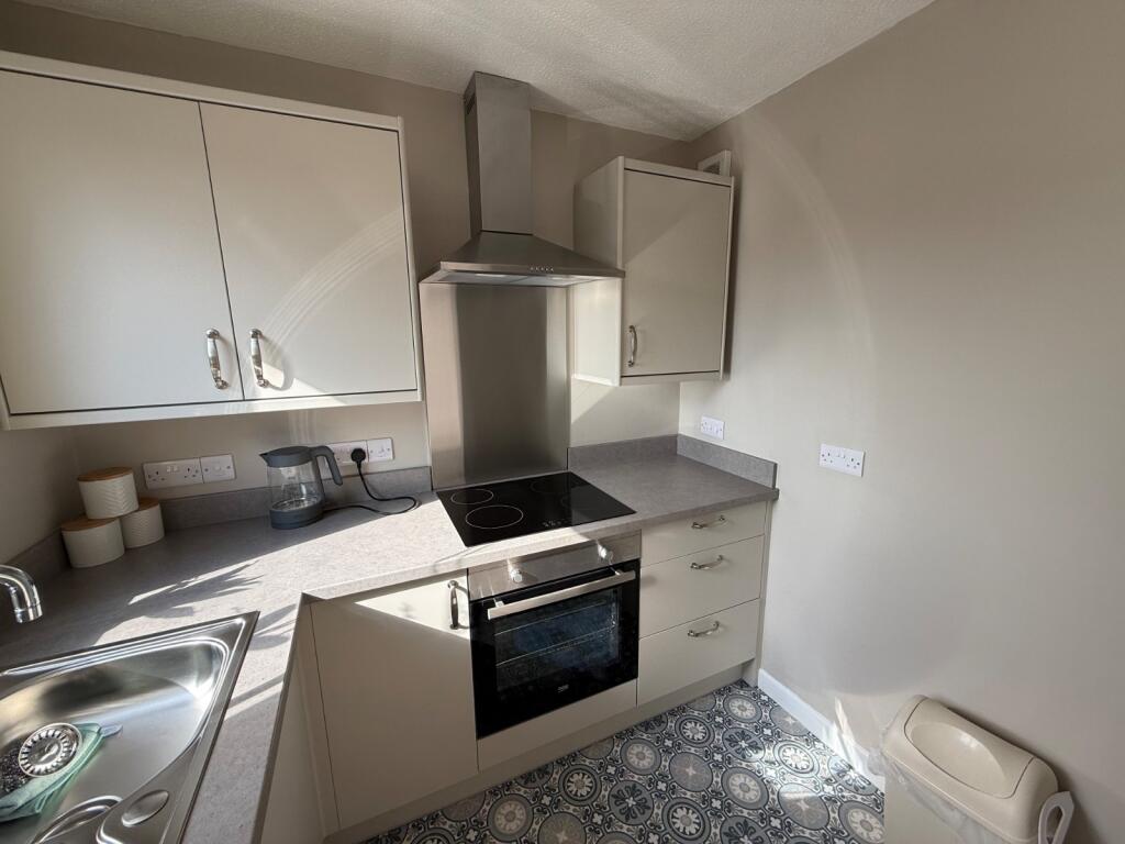 Cottage Grove, Southsea, Hampshire, PO5 - More