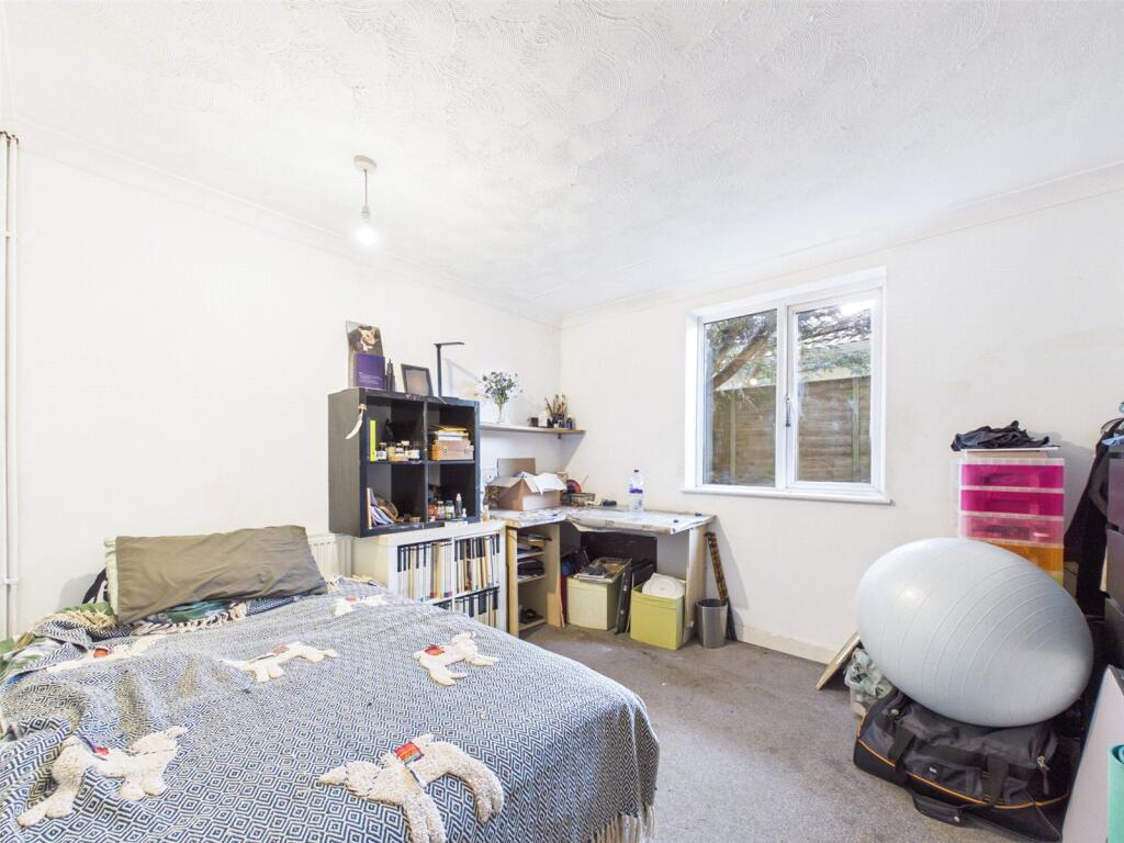 House in New Forest, Bransgore - More