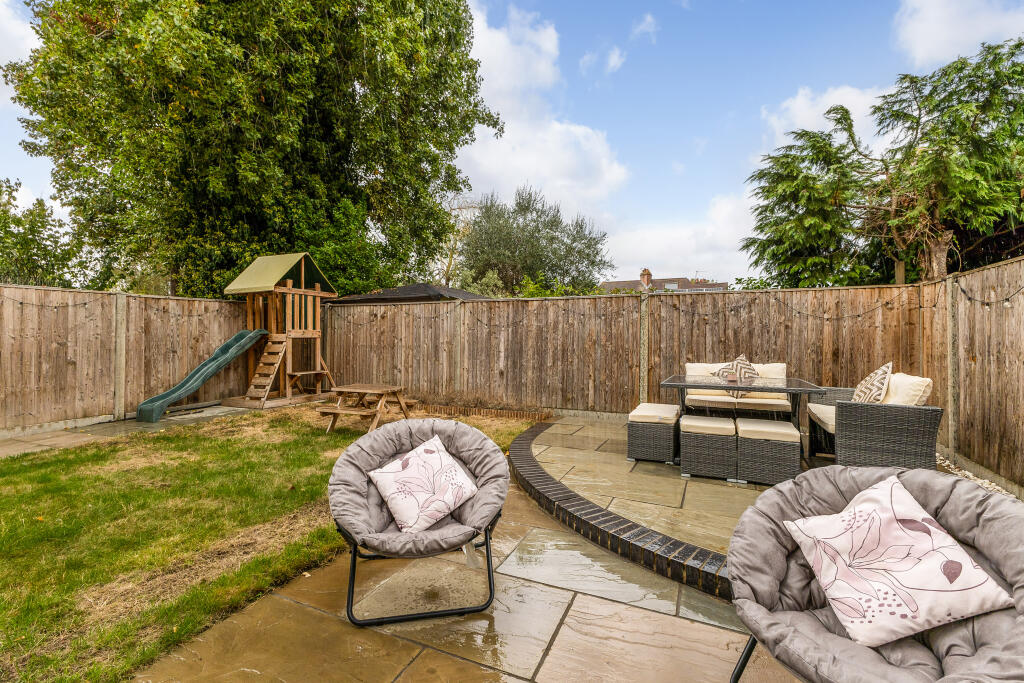 House in Teddington, Hampton Hill - View 4