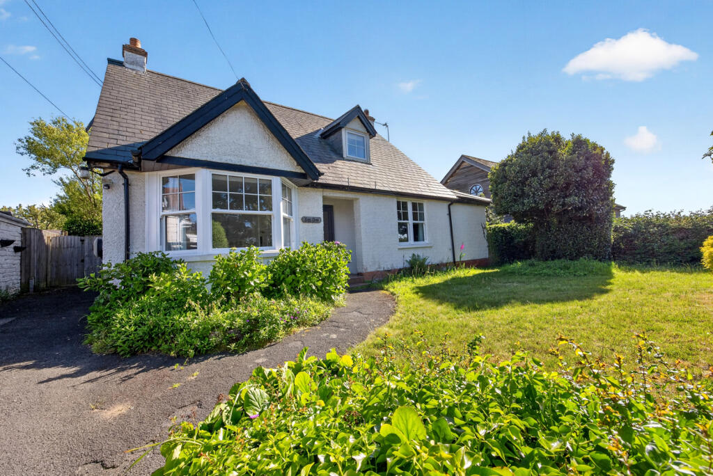 Main image of property: The Mall, Totland Bay, Isle of Wight