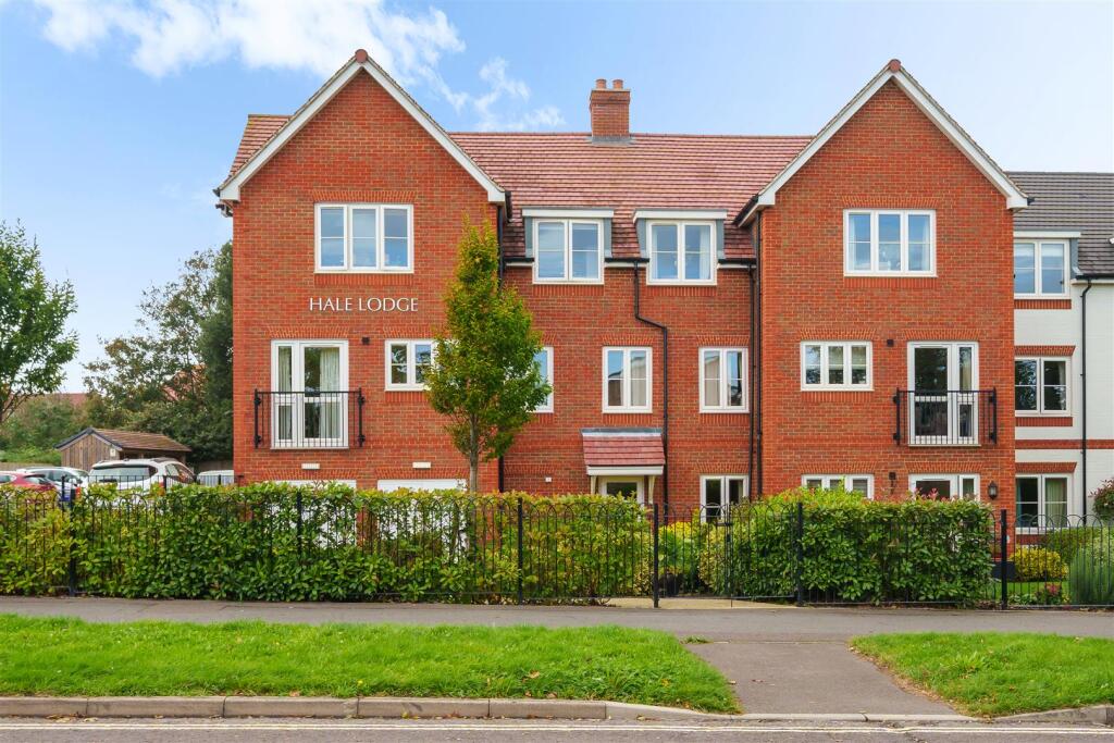 Main image of property: Hale Lodge, Littlehampton, West Sussex