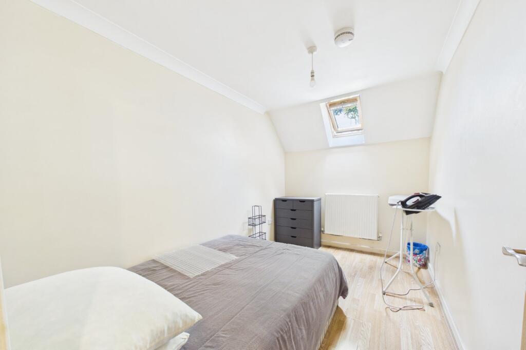 Apartment in Dartford - View 5