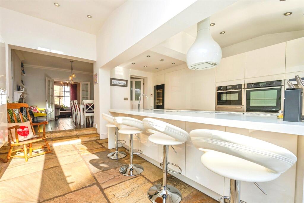 House in Warwick, Woodloes Park - View 3