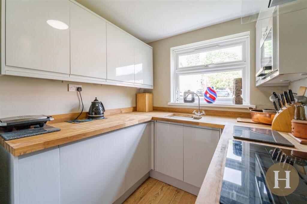 Apartment in Birmingham, Harborne - View 3