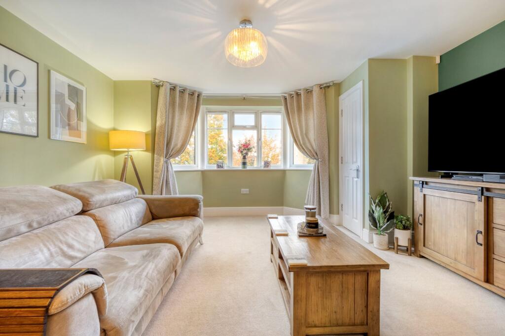 Apartment in Sutton - View 5