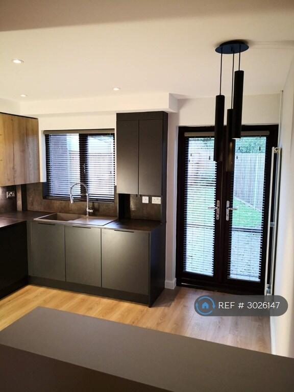 House in Southampton - View 4