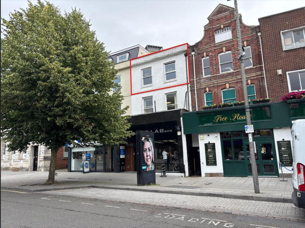 Main image of property: Second Floor, 18A London Road, Southampton, SO15 2AF