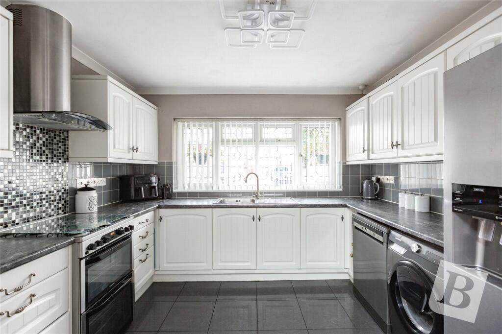 House in Basildon, Billericay - View 4
