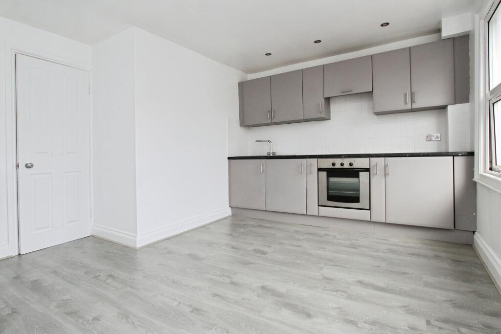 Apartment in Reading, Katesgrove - View 3