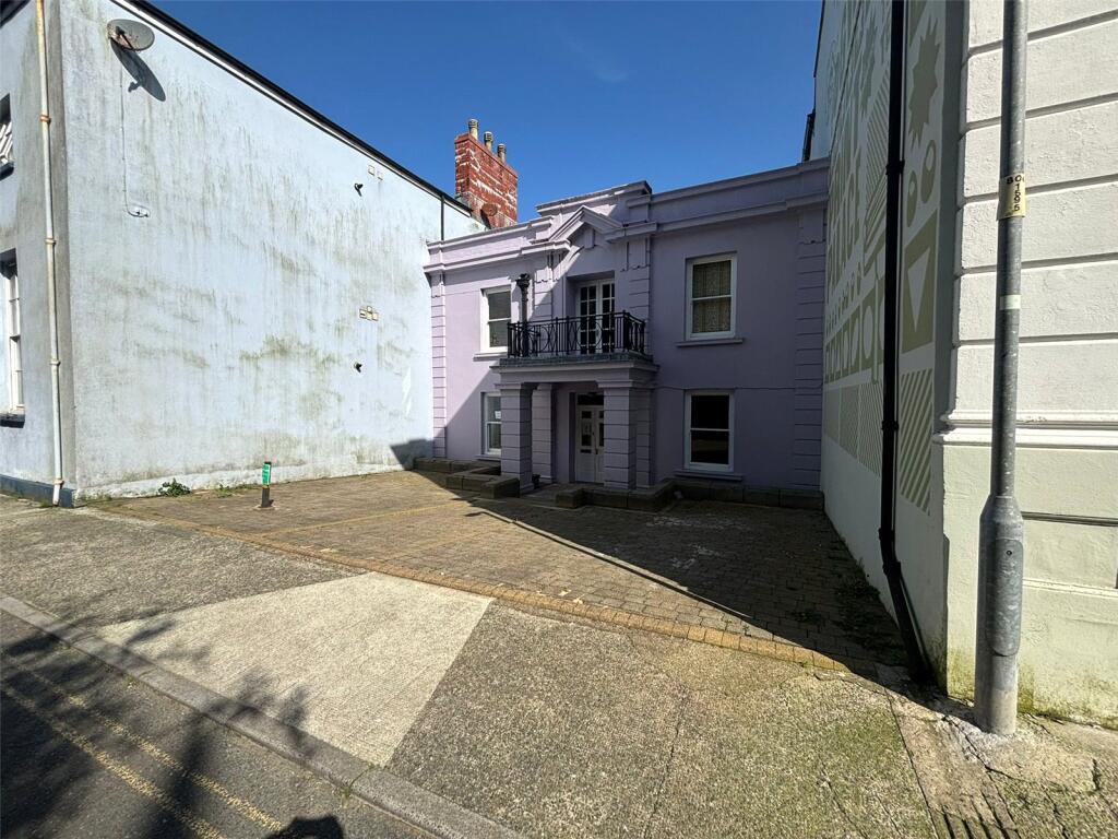 House in Haverfordwest, Albert Town - More