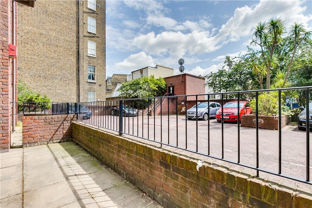 Apartment in London - View 5