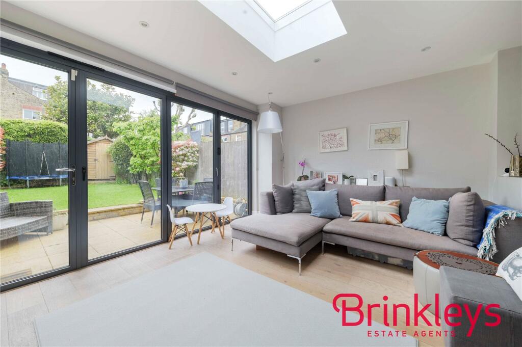 Trentham Street, London, SW18 photo 4