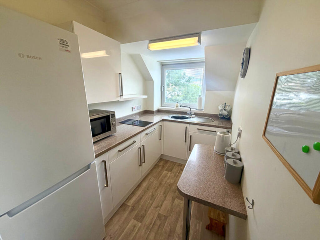 Apartment in Worthing, West Sussex - View 2