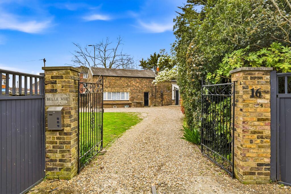 House in Enfield - More