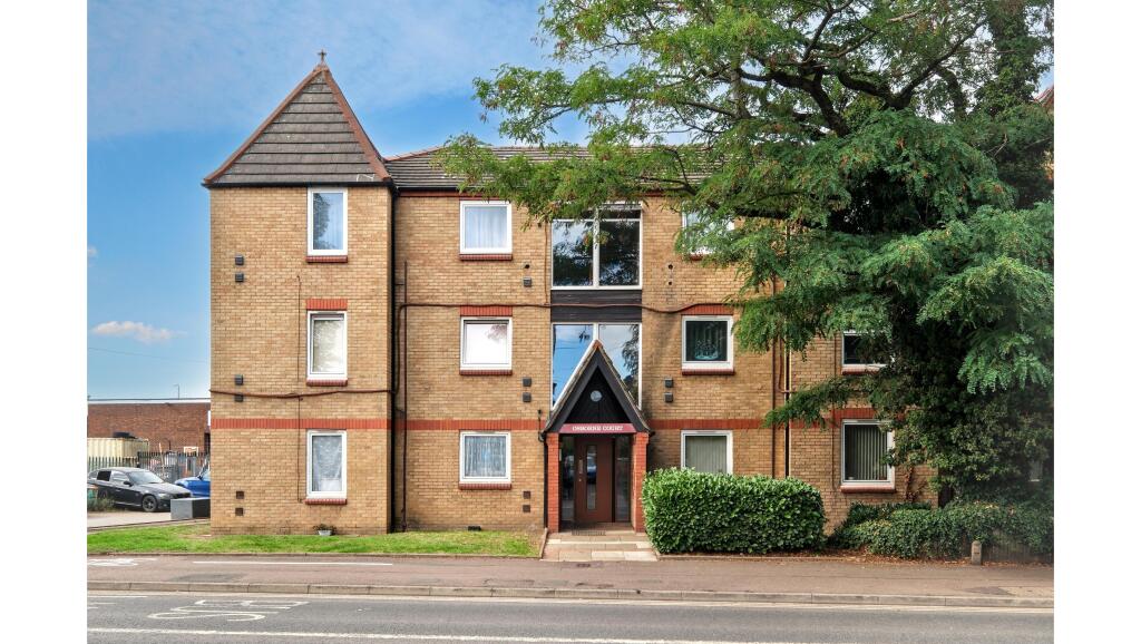 Apartment in Milton Keynes, Bedford - More