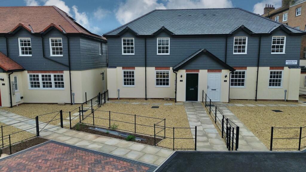 Main image of property: The Crescent, Taunton