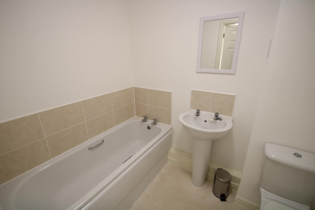 Apartment in Bristol, Woodhill - View 5