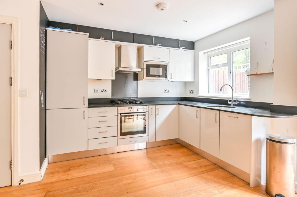 House in London - View 4