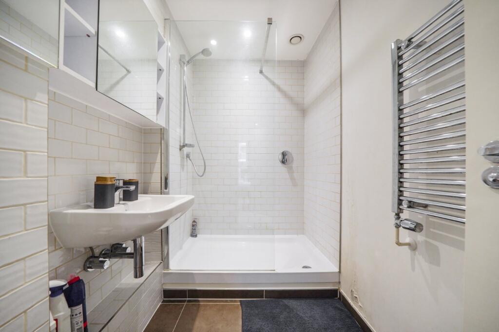 Apartment in London - View 5