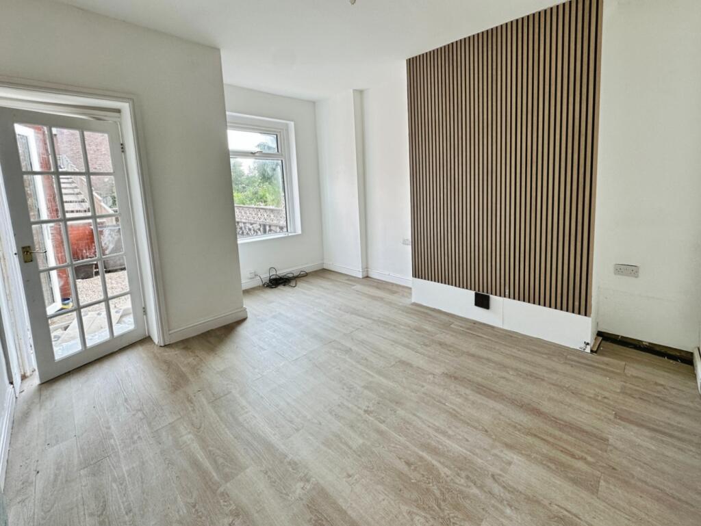 Apartment in Stoke-on-Trent - View 3