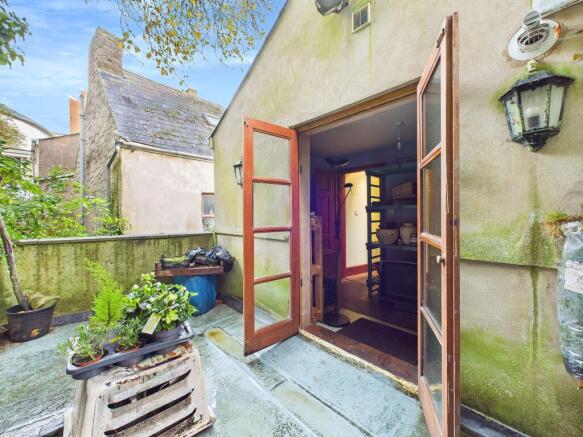Store Room / Access to outside