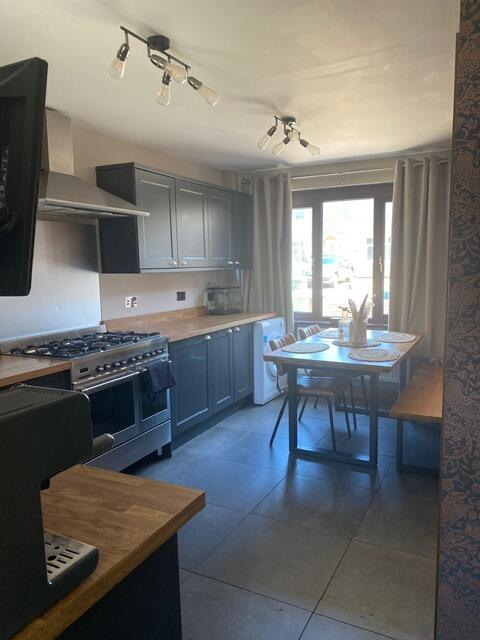 Cefn Fforest Avenue, Blackwood - More