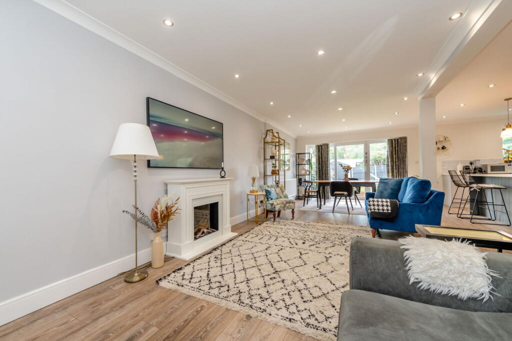 Woodford Crescent, Pinner, HA5 photo 3