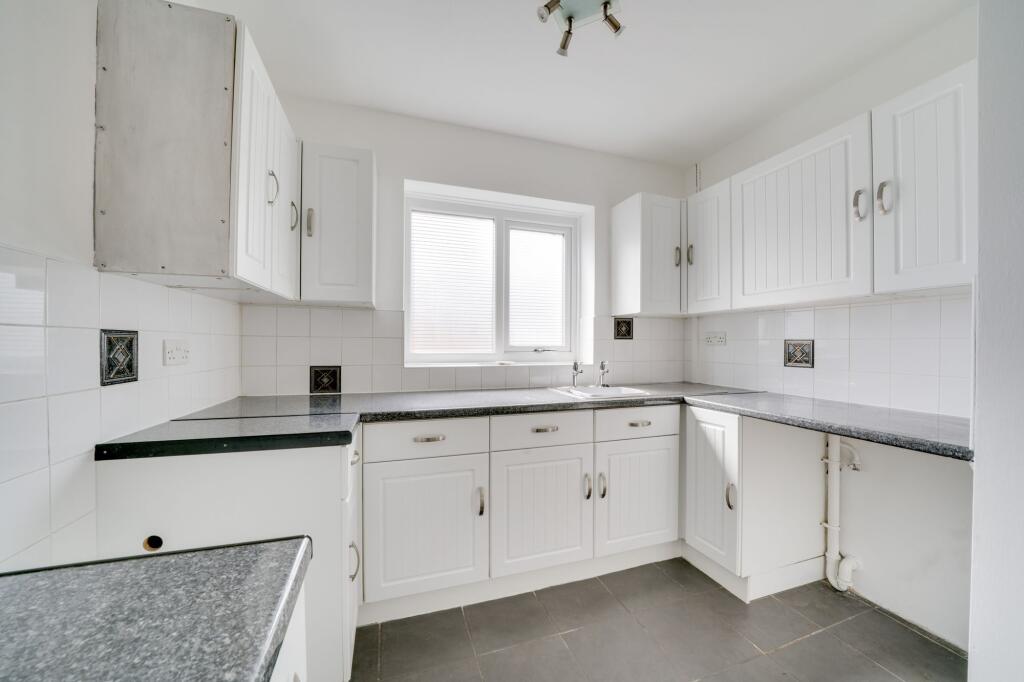 82, Woodhouse Crescent, Trench, TF2 photo 4