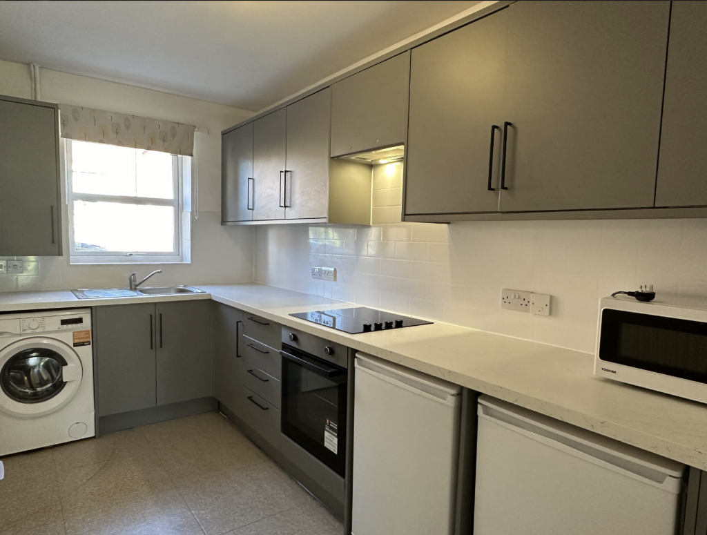 Main image of property: Queen Street // 2 Bed Student House // NOV 2026