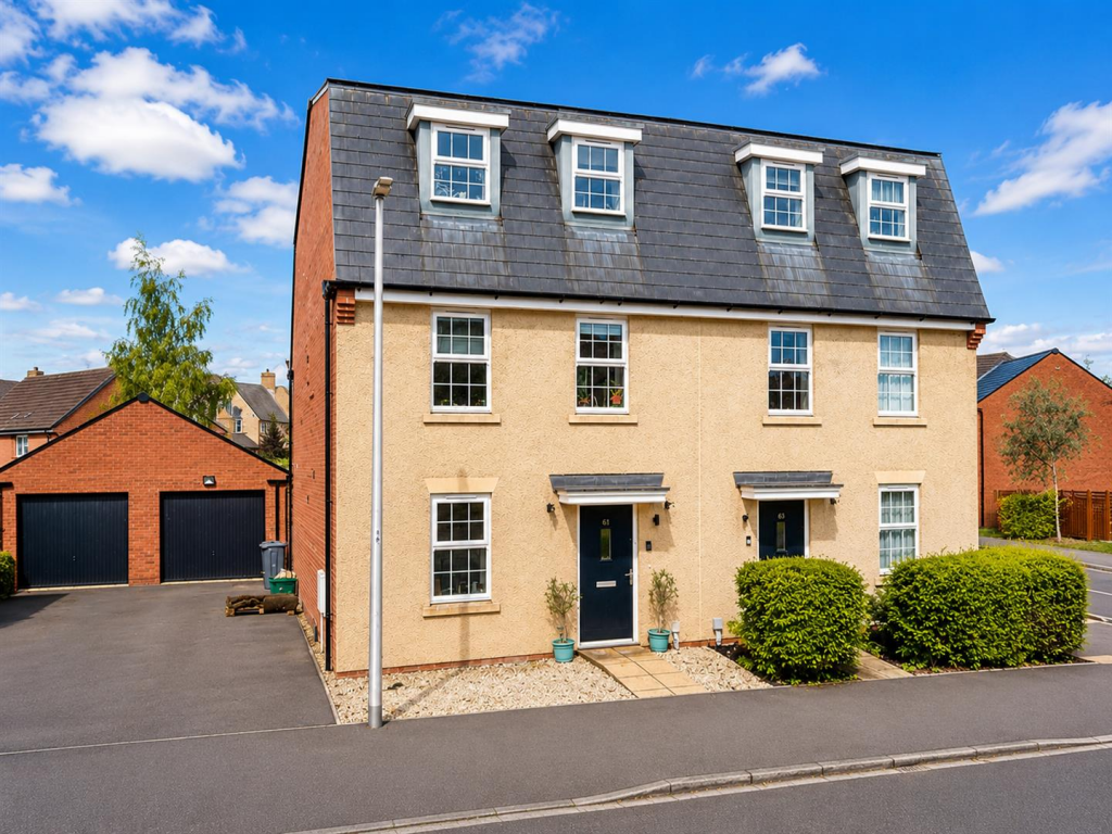 Main image of property: Stunning contemporary 4/5 Bedroom townhouse of over 1,900 sq ft in village of Yatton