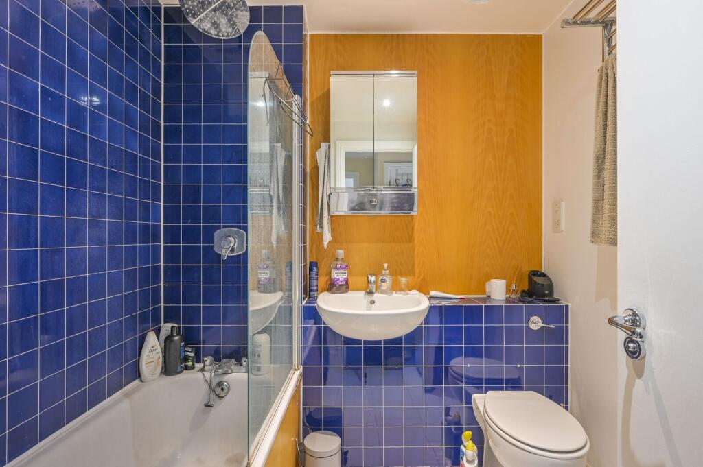 Apartment in London - More