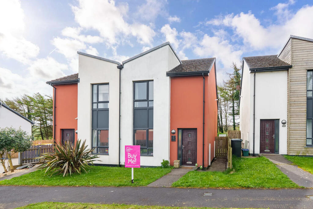 Main image of property: 17, Hampton Farm, Douglas