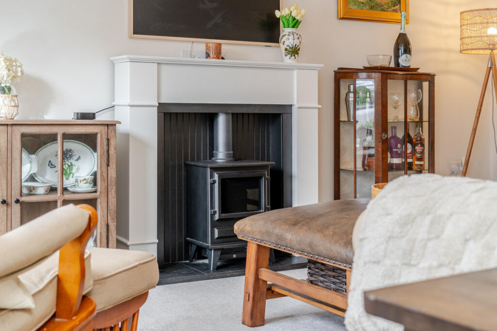House in Hanslope, Long Street - View 4