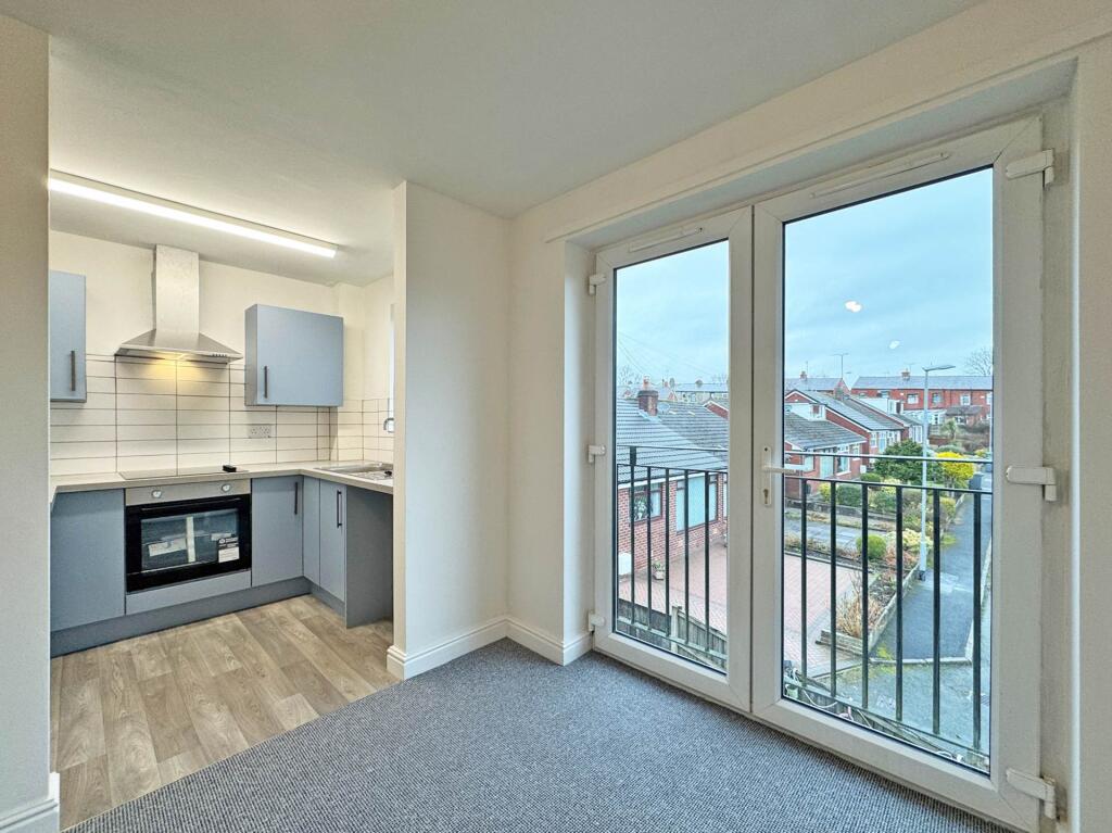 Sheard Court, Shaw photo 4