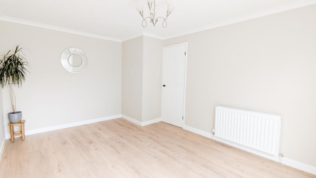 Cramond Way, Broomlands, Irvine, North Ayrshire photo 3