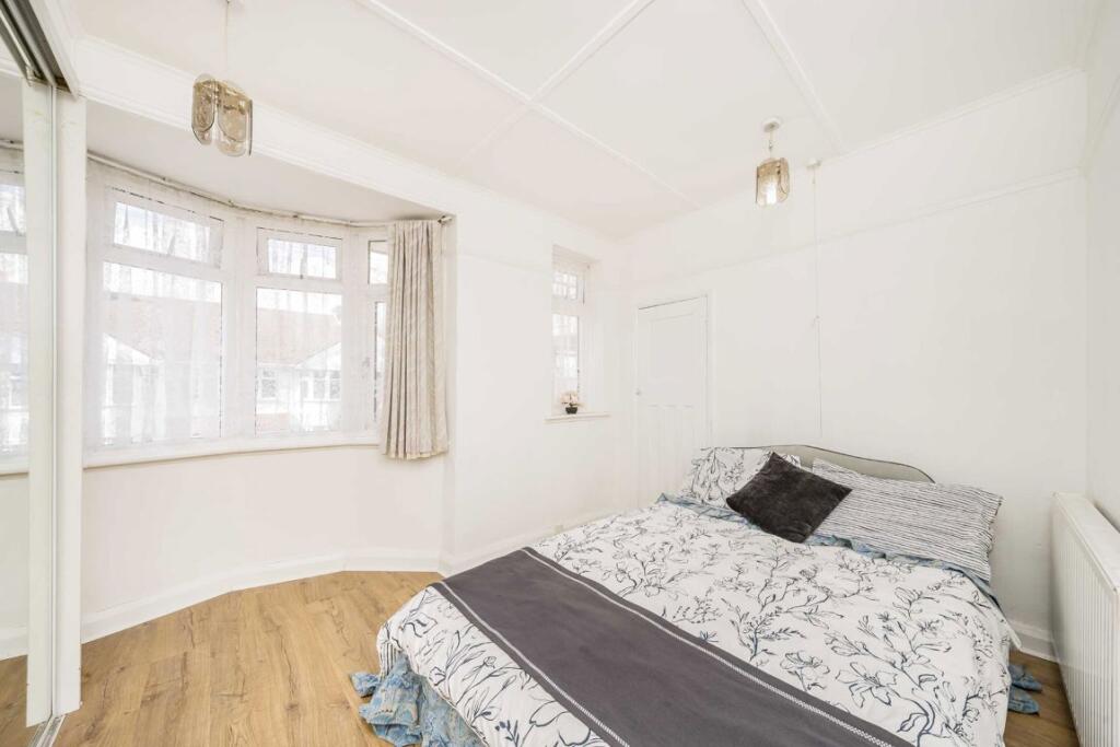 House in London - View 5
